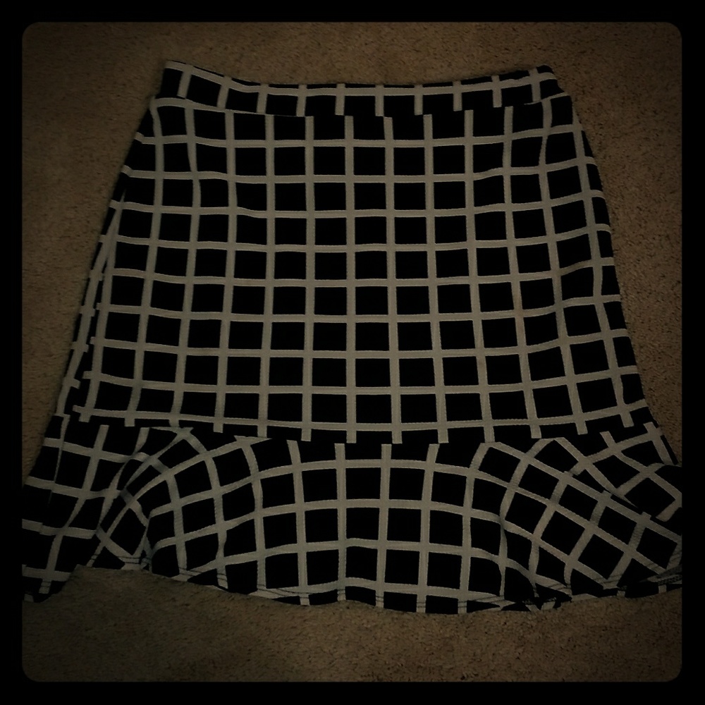 Black & White flare bottom skirt